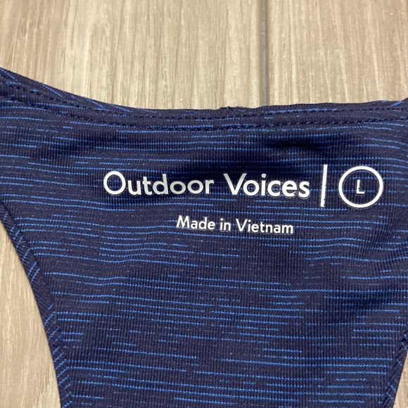 Outdoor Voices | TechSweat™ Crop Top - Women’s Large - Picture 2 of 3